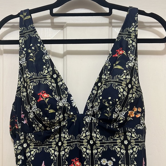 New! Aguabendita floral one piece swimsuit - Picture 3 of 7